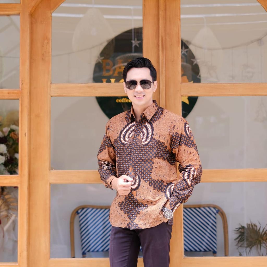 cover-KAPAL KANDAS SOGAN Kemeja Batik Pria Solo Lengan Panjang Lapis Furing BY BATIKSOLOAMANAH-1
