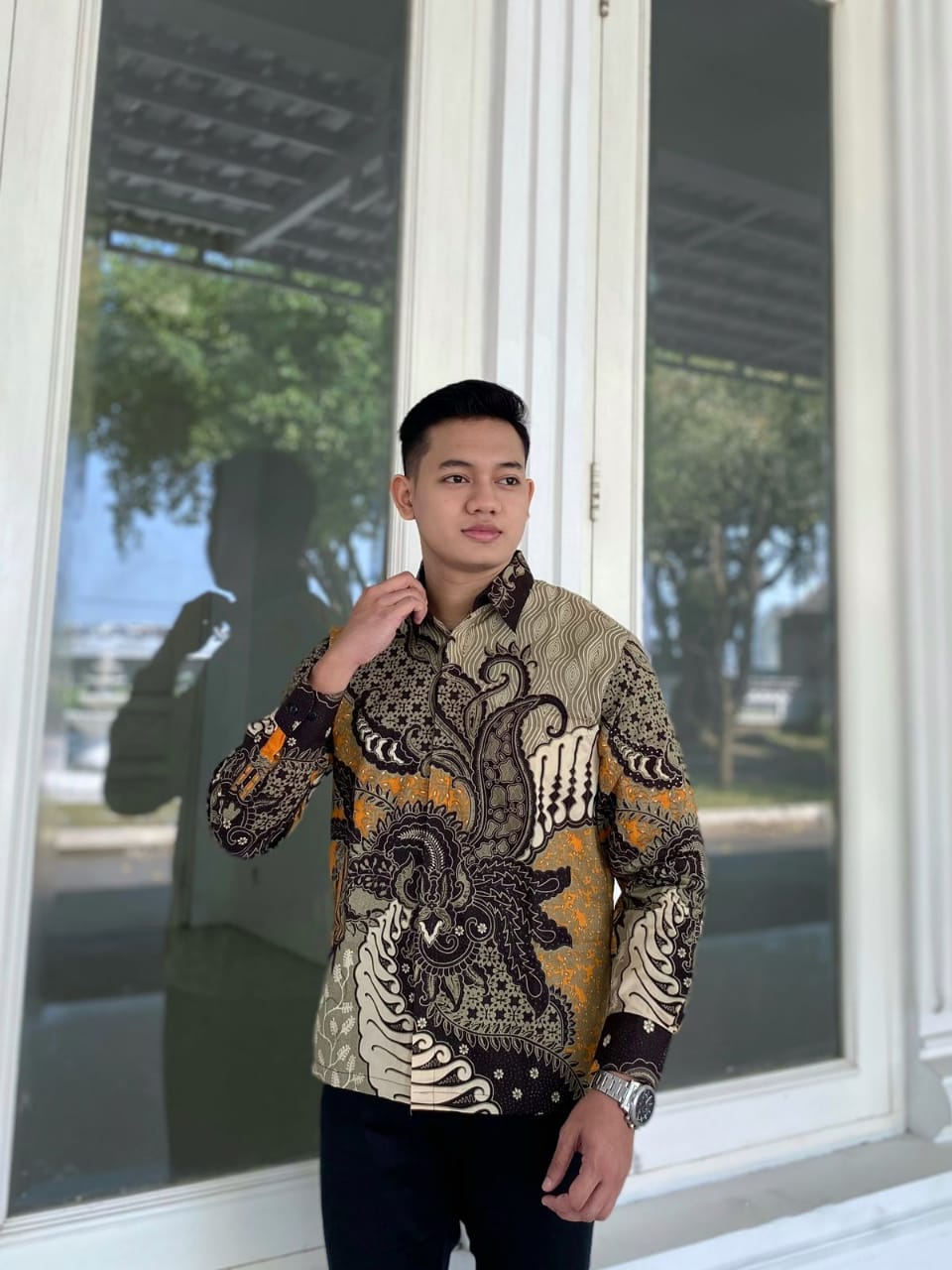 cover-KRESNA Kemeja Batik Pria Solo Lengan Panjang Lapis Furing BY BATIKSOLOAMANAH-1