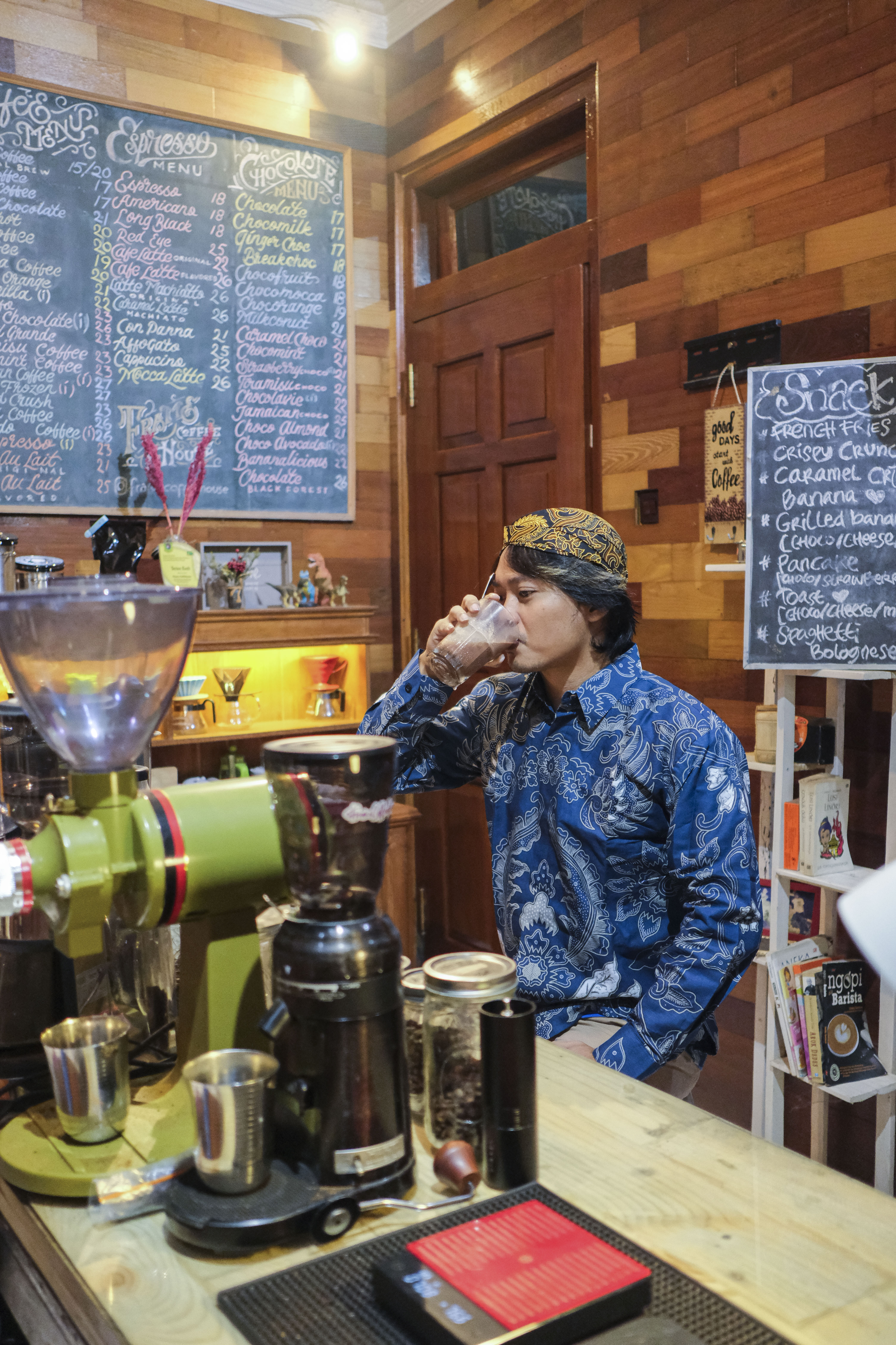 img-MAHKOTA BIRU Kemeja Batik Pria Solo Lengan Panjang Lapis Furing BY Mbahblangkonsolo-3