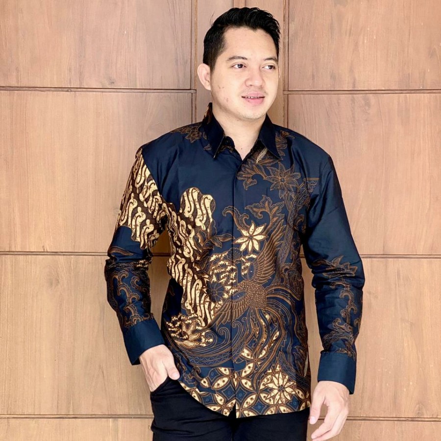 cover-RAJASWA Kemeja Batik Motif Pria Hitam Bahan Katun Full Furing BY BATIKSOLOAMANAH-1