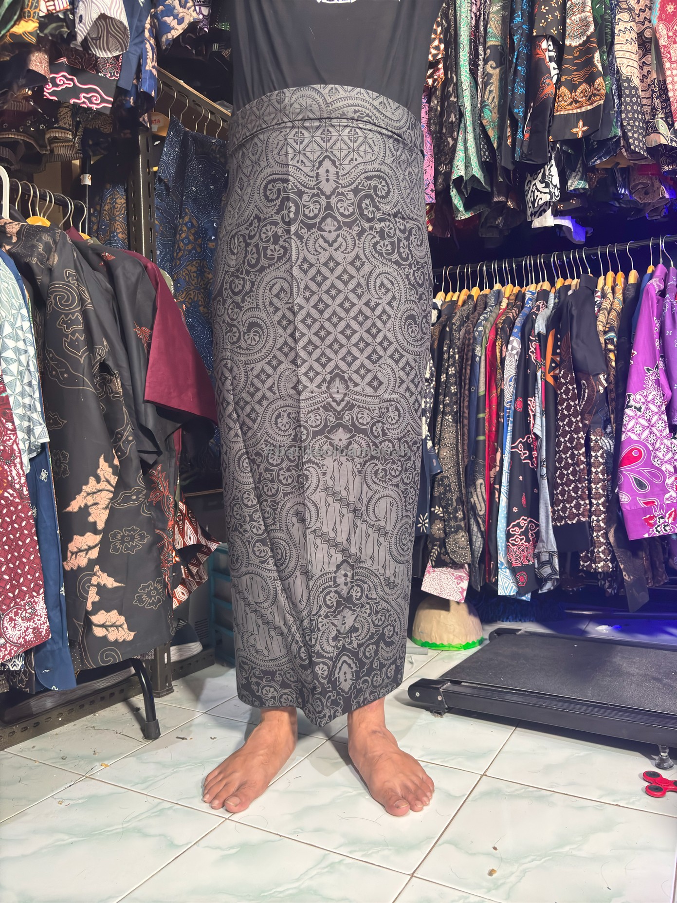 cover-SARUNG BATIK SOLO KAWUNG PARANG LAWASAN KATUN HALUS PREMIUM MODERN BY BATIKSOLOAMANAH-1