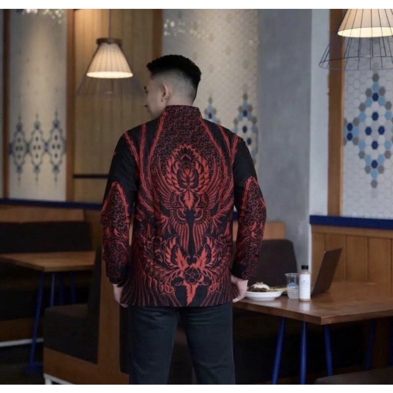 img-SAMANHUDI MERAH Kemeja Batik Pria Solo Lengan Panjang Lapis Furing By BATIKSOLOAMANAH-2