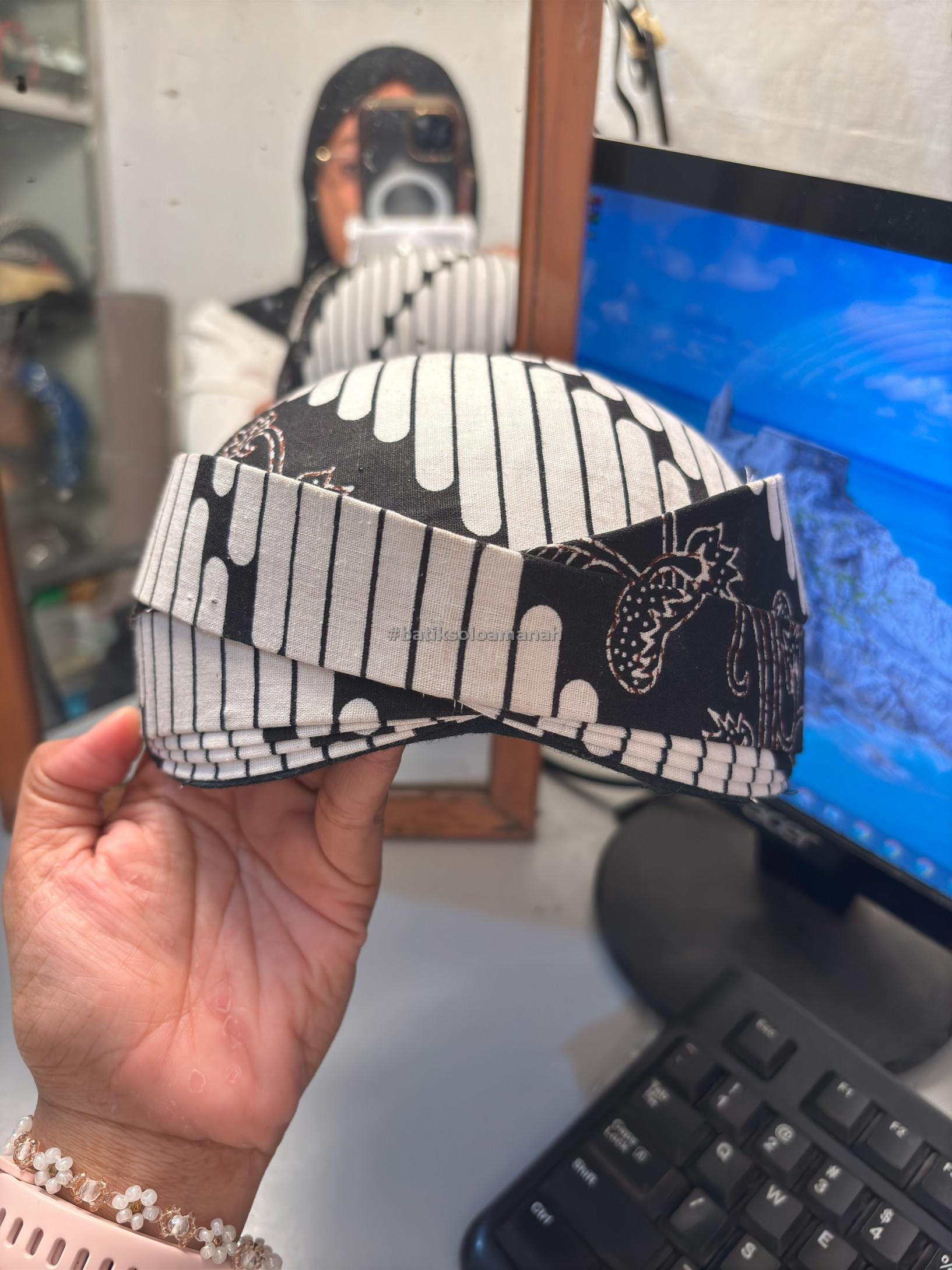 cover-BLANGKON SOLO PARANG KEMBAR PUTIH DEWASA BATIKSOLOAMANAH-1