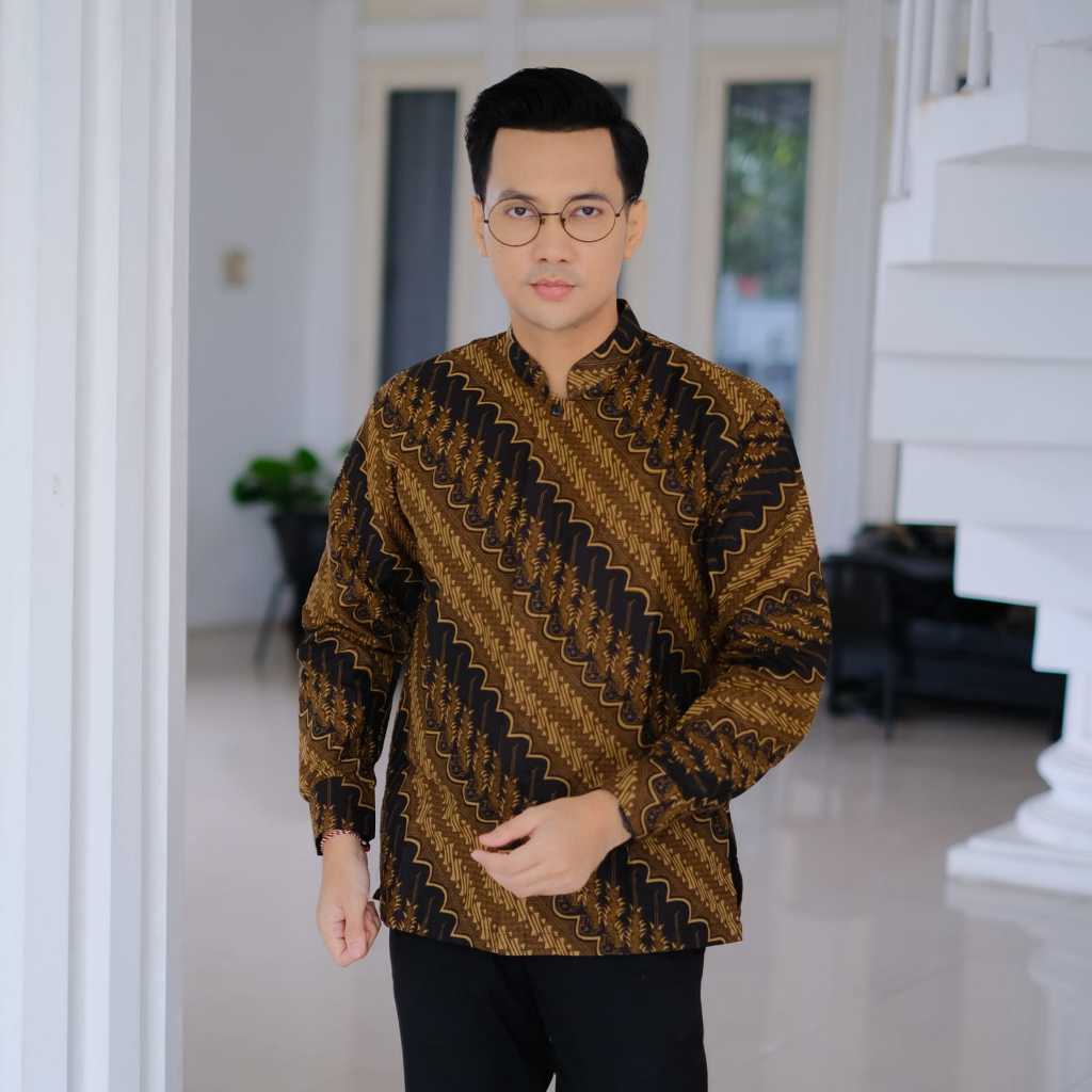 cover-KOKO KAWUNG PARANG COKLAT Kemeja Batik Pria Solo Lengan Panjang Lapis Furing By BATIKSOLOAMANAH-1