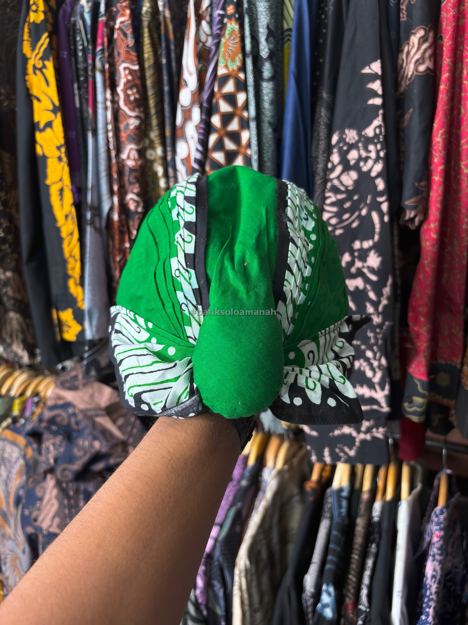 img-BLANGKON JOGJA ALUSAN SAMURAI HIJAU BISA DILIPAT-5
