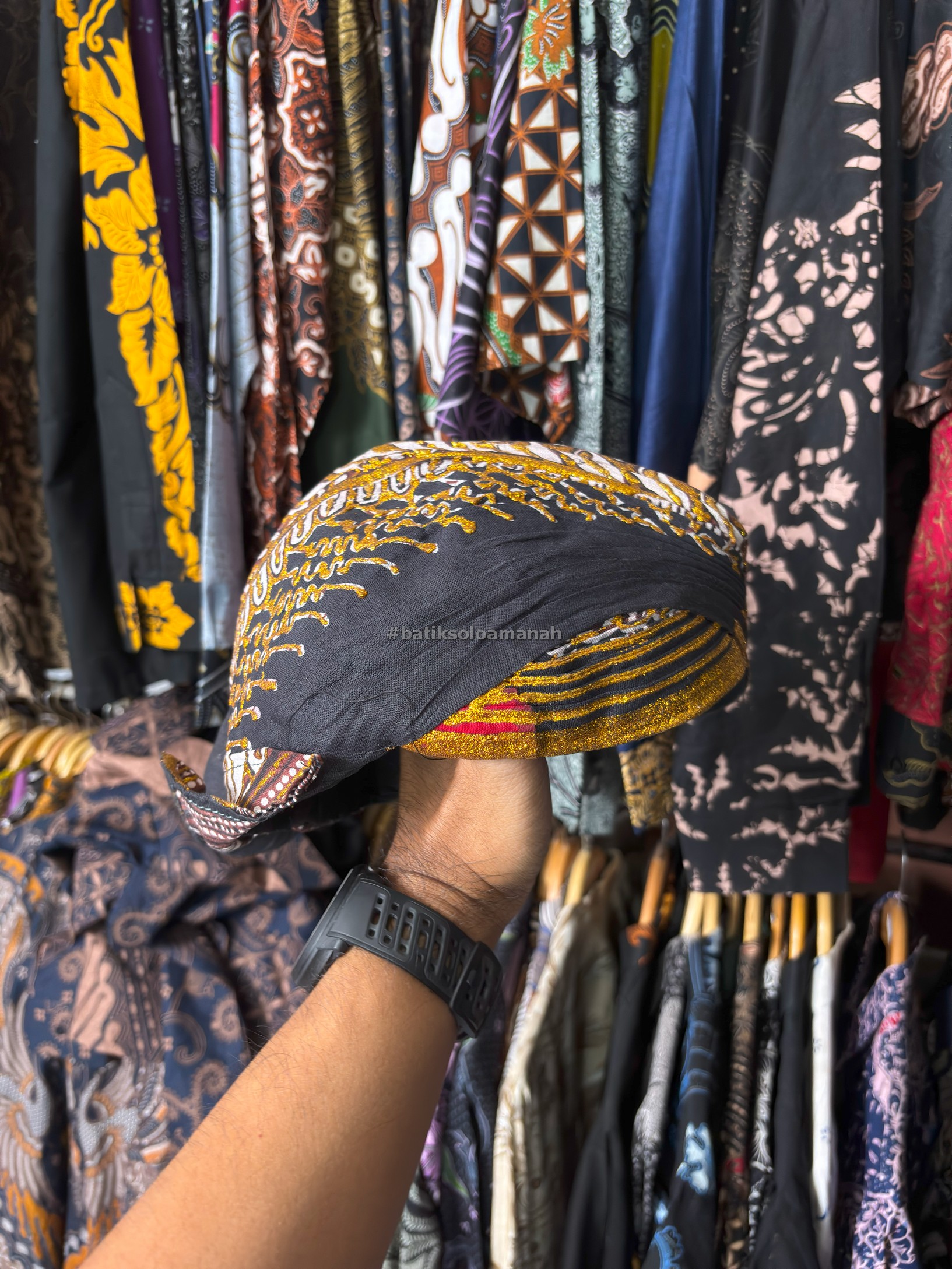 img-BLANGKON JOGJA MOTIF PARANG CABUT EMAS BISA DILIPAT NIKAHAN-4