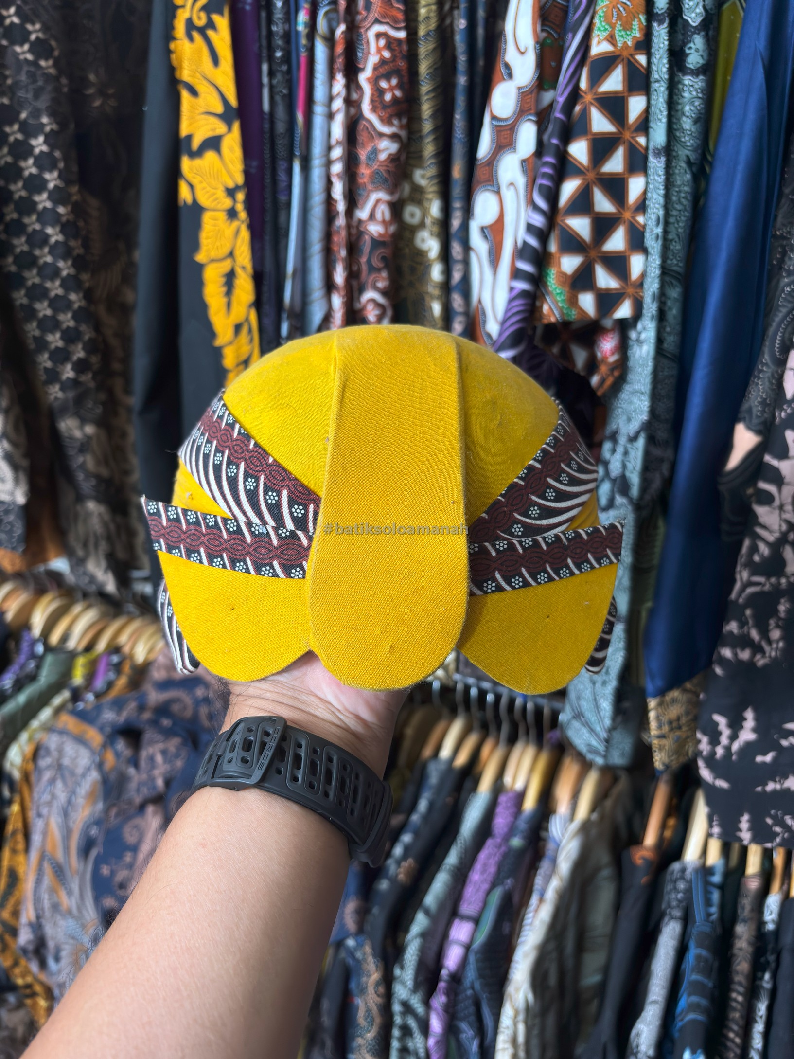 img-BLANGKON SOLO PERBAWAN WARNA KUNING-5